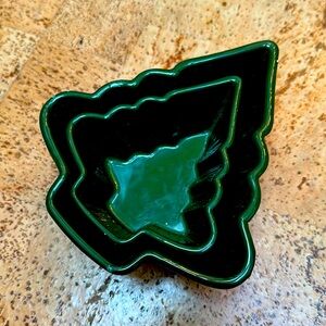 Vintage dolomite nesting Christmas tree dishes. Set of 2